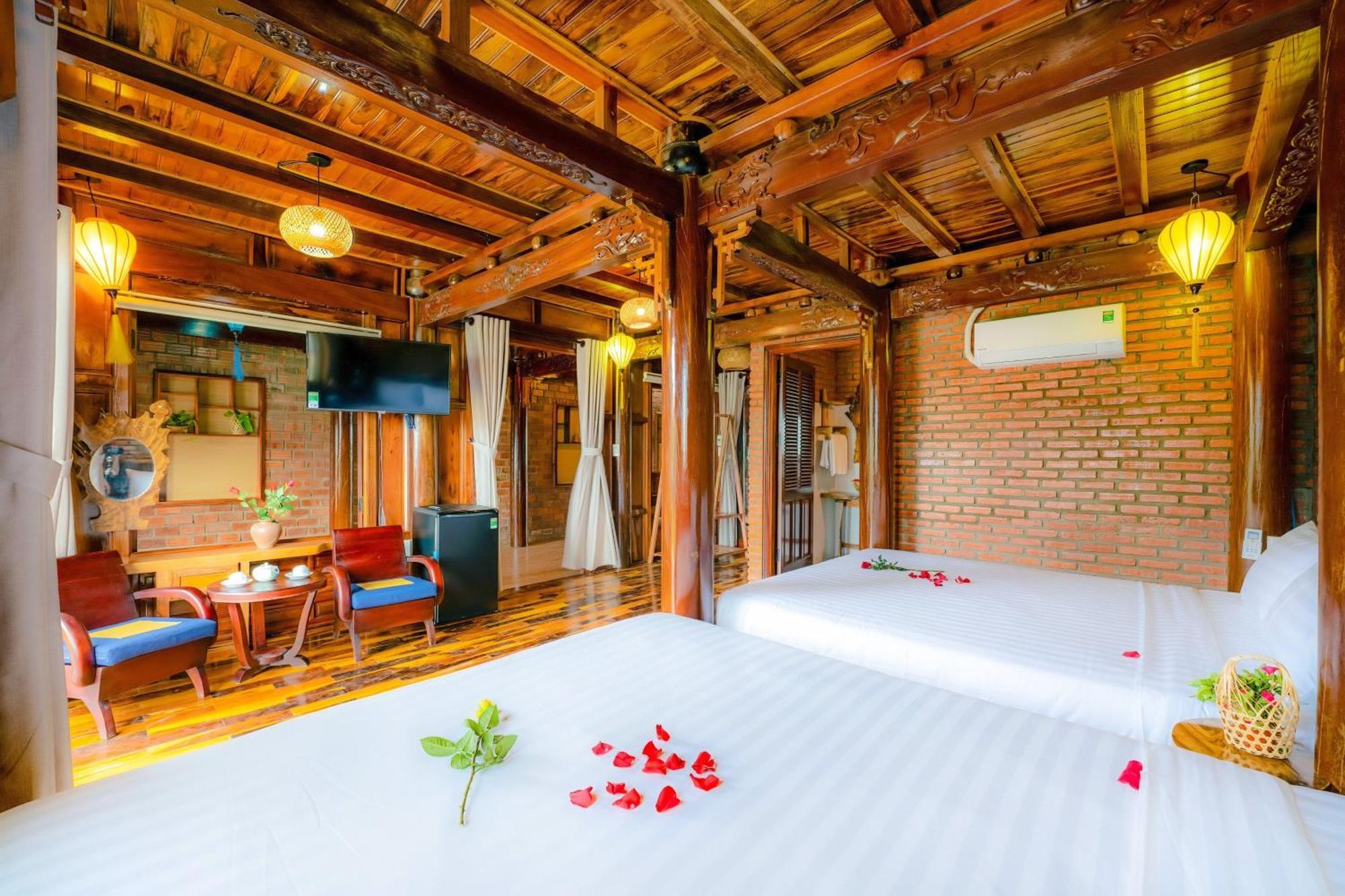 Eco Wooden Lodge *